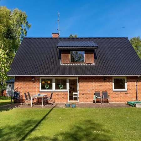 Holiday home Ognen - 1-5km From The Sea In Ne Jutland By Interhome Laeso